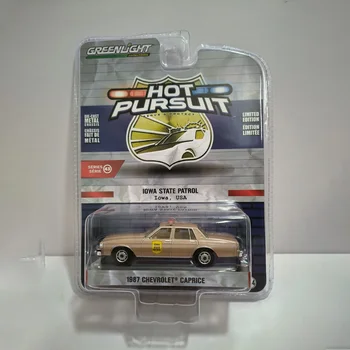 Отлитый под давлением GreenLight в масштабе 1: 64 1987 года CHEVROLET CAPRICE Классическая модель автомобиля в стиле ностальгии, коллекционная игрушка в подарок мальчику