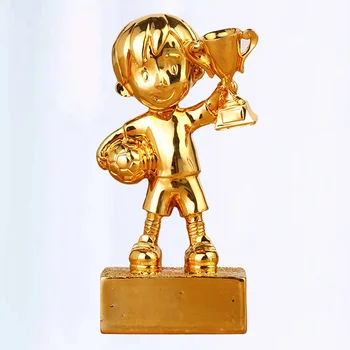 Футбольные награды Трофеи Футбольные награды Изделия из смолы Золотые статуэтки футбольного мальчика для спортивных церемоний вечеринок или мероприятий