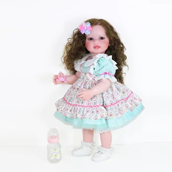 YHM 22-дюймовые стоячие куклы-реборн для малышей, улыбающееся личико с 3D нарисованной кожей, видимые вены и укоренившиеся каштановые волосы /Рождественский подарок